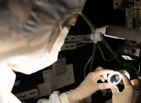 軟硝材の加工・整形 製造／紫外～近赤外のAR膜・被膜形成・小径加工技術